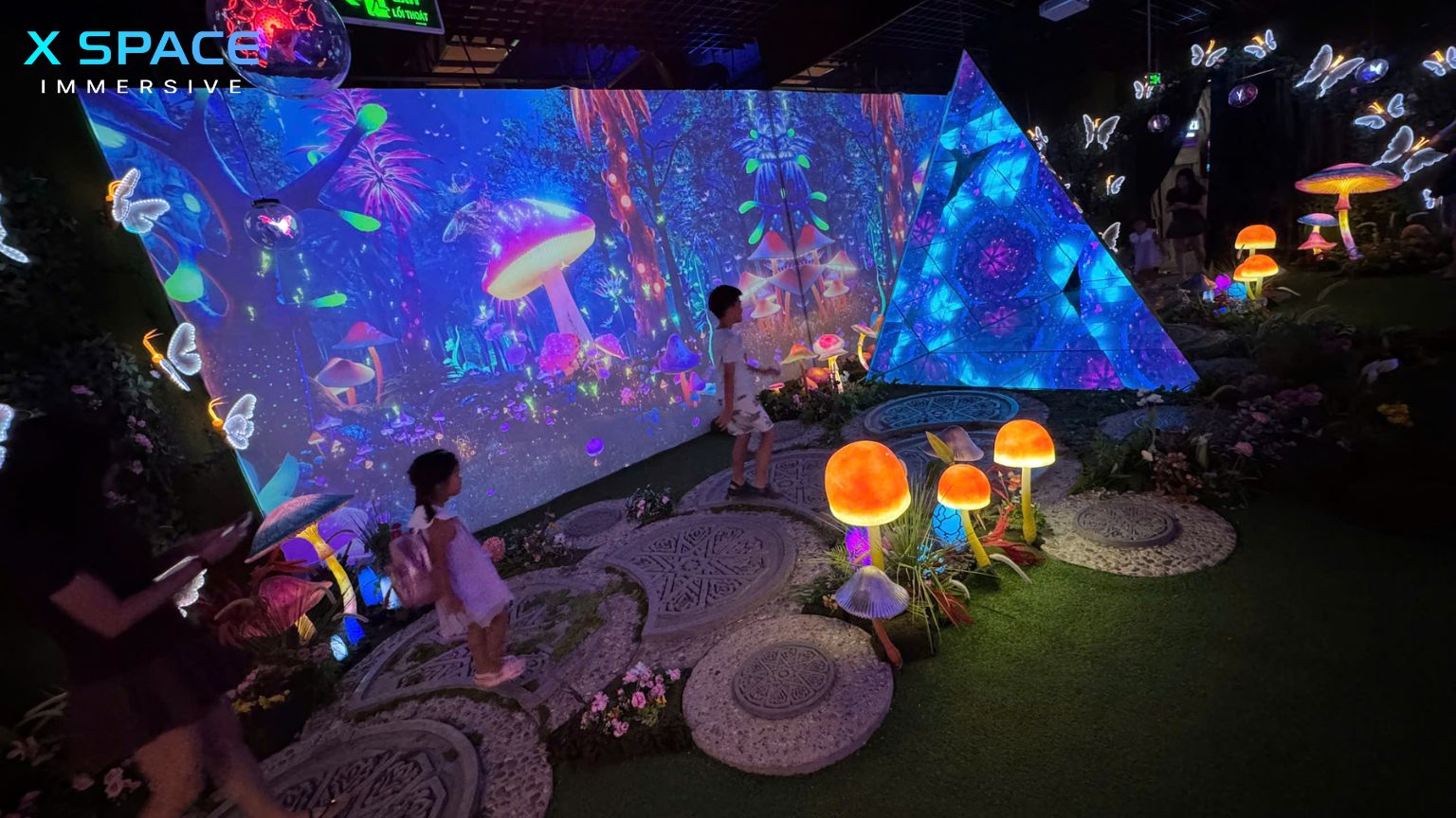 X Space Immersive Hanoi digital art experience featuring interactive installations, projection mapping, and modern visual storytelling